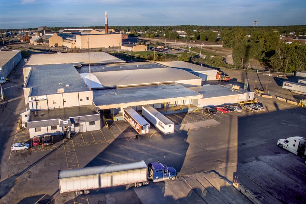 Erie, PA public warehouse facility, exterior view; Palisades Logistics 3PL